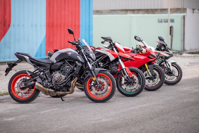 motos-rue-vs-sportives